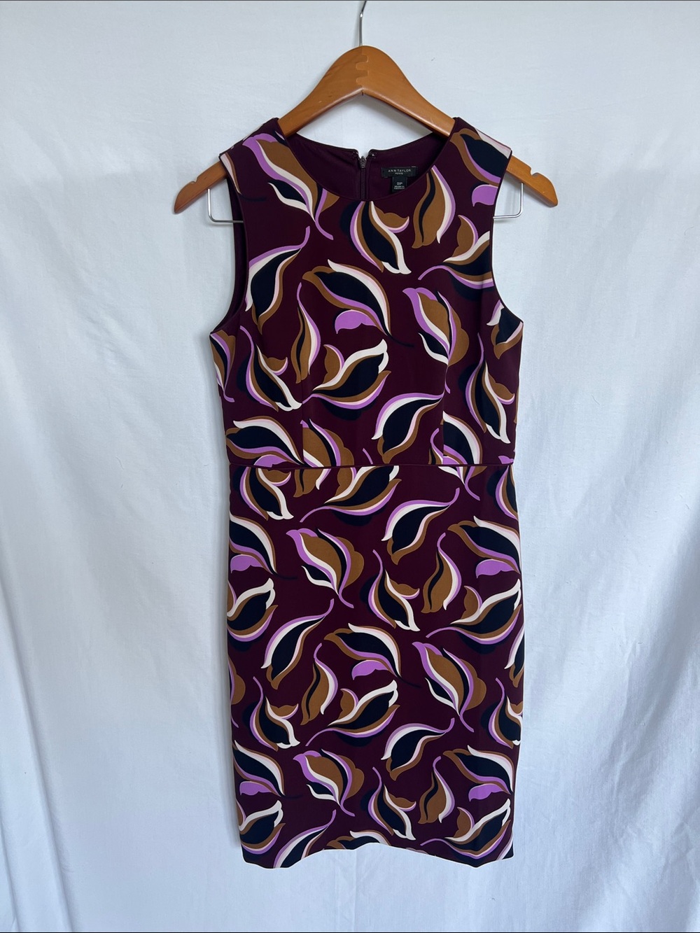 Ann Taylor Aubergine Floral Leaf Print Sheath Dress